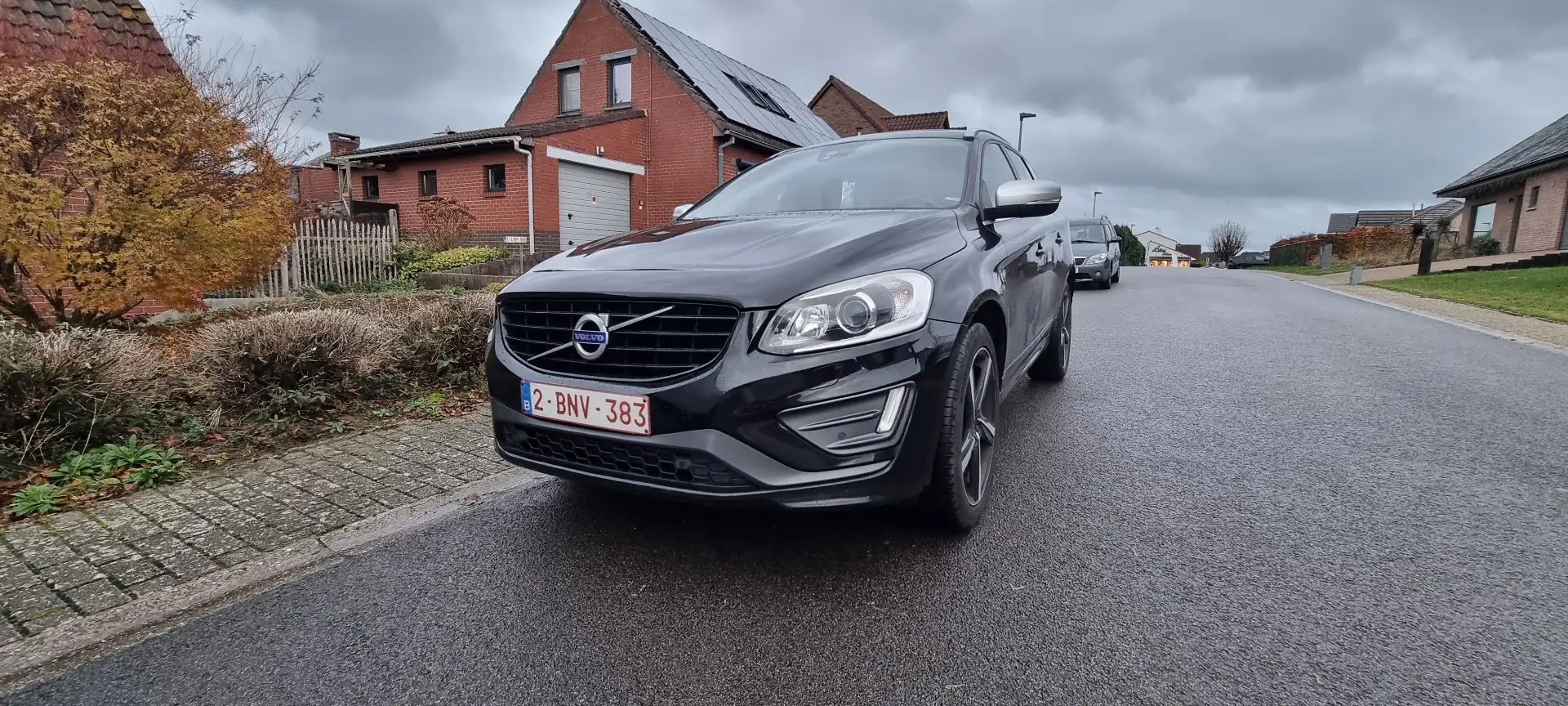 Volvo XC60 2.0 D4 Kinetic R-design Geartronic - 1