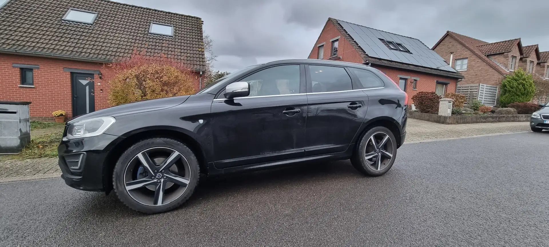 Volvo XC60 2.0 D4 Kinetic R-design Geartronic - 2