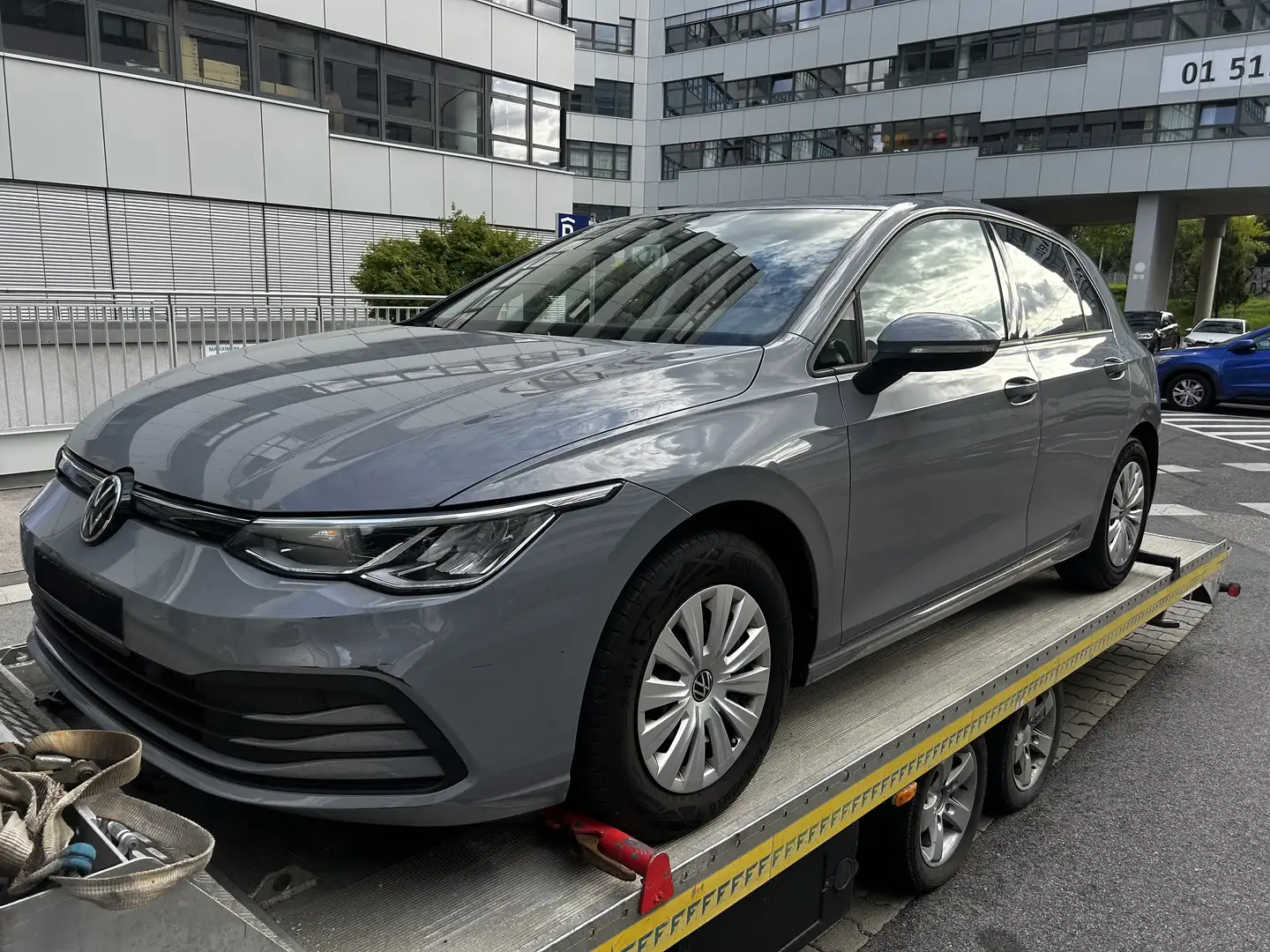 Volkswagen Golf Basis - 1