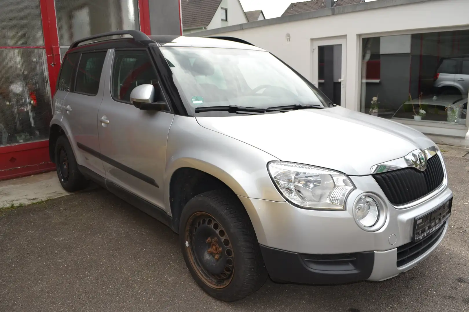 Skoda Yeti Ambition Plus Edition 4x4 Zilver - 2