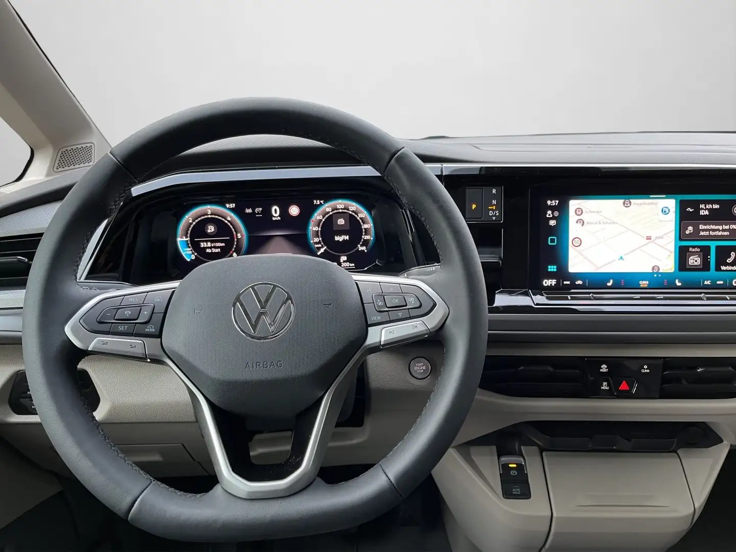 Volkswagen T7 Multivan Motor: 2,0 l TDI SCR 110 kW   Getriebe: Grau - 2