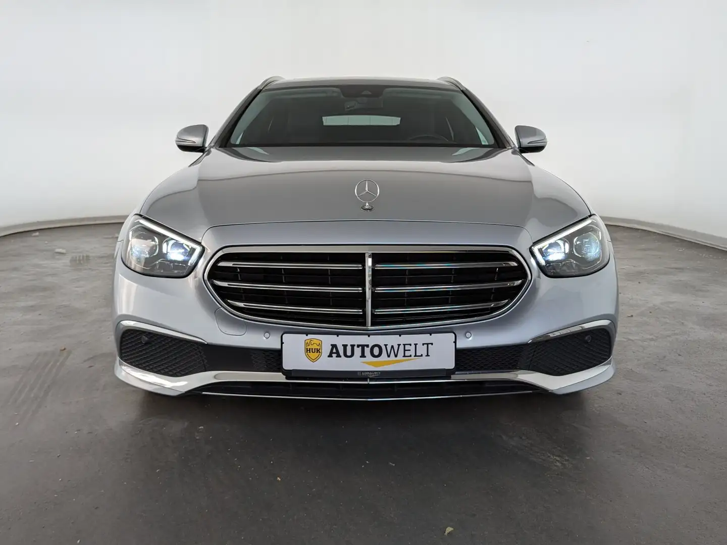 Mercedes-Benz E 220 E 220 T d Exclusive (EURO 6d) LED+NAVI+GSD+RFK+ BC Stříbrná - 2