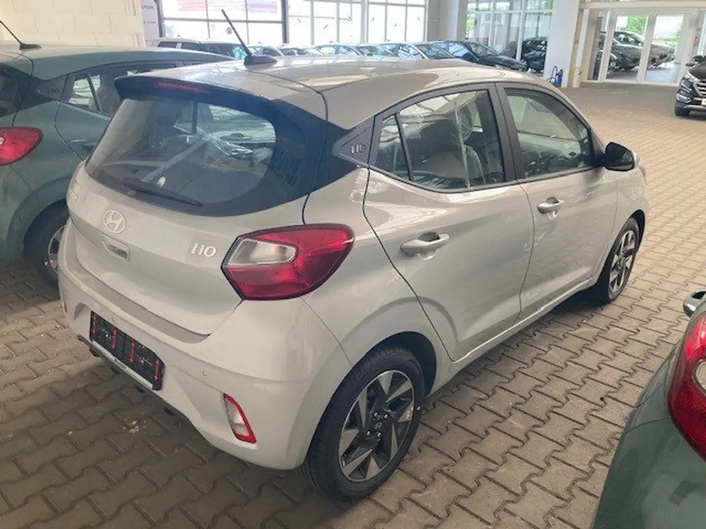 Hyundai i10 Trend Grau - 2