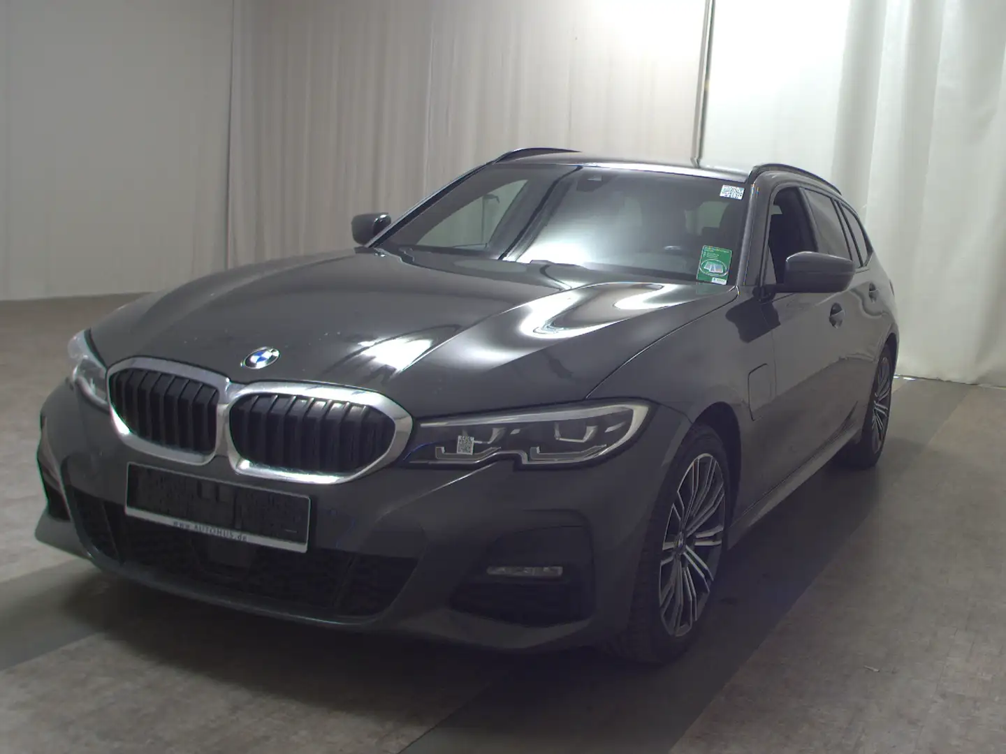 BMW 330 e Touring M-Sport LC Prof Navi LED+ Hifi PDC Grau - 2