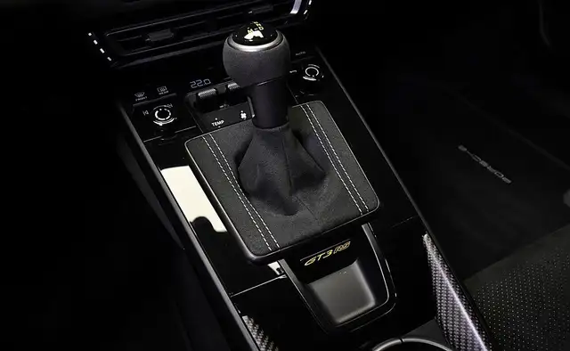 Porsche 992 view 13