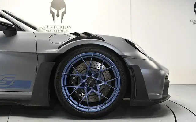 Porsche 992 view 7