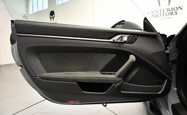 Porsche 992 view 9