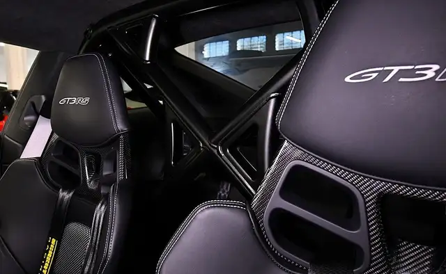 Porsche 992 view 11