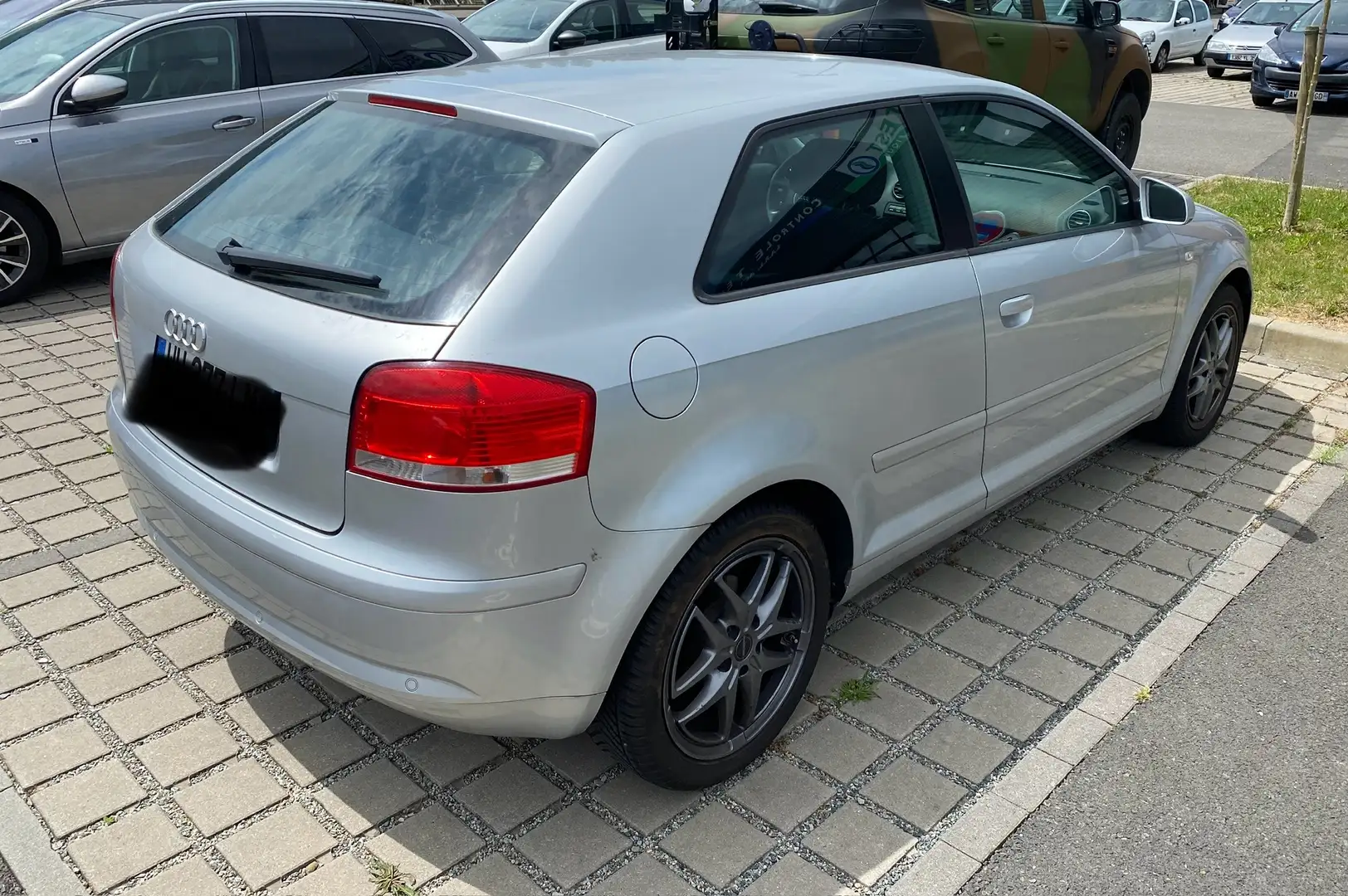 Audi A3 1.6 102 CH - 2