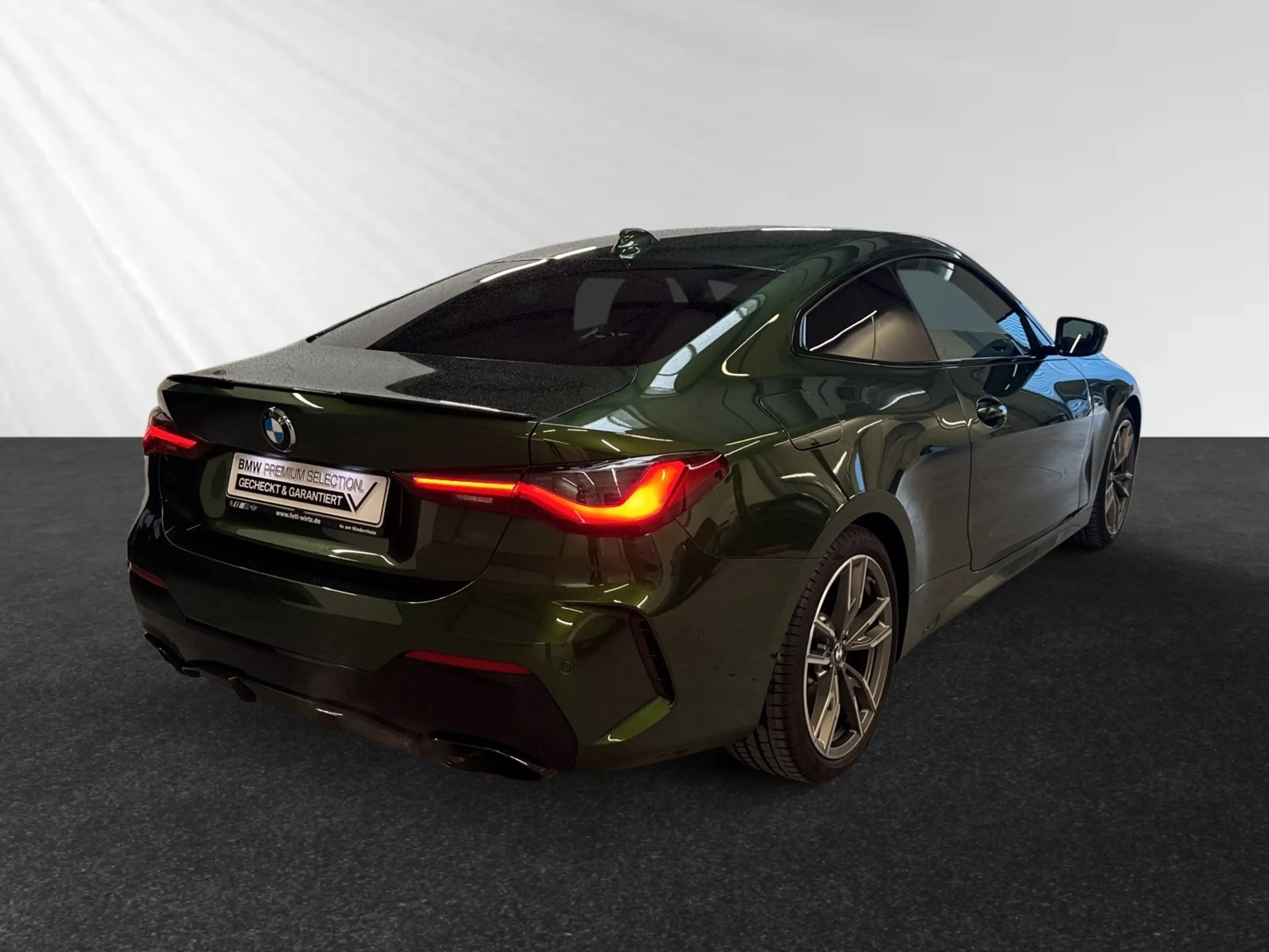 BMW 440 M440i xDrive Coupé *Individuallack Verde Ermes* — photo 3