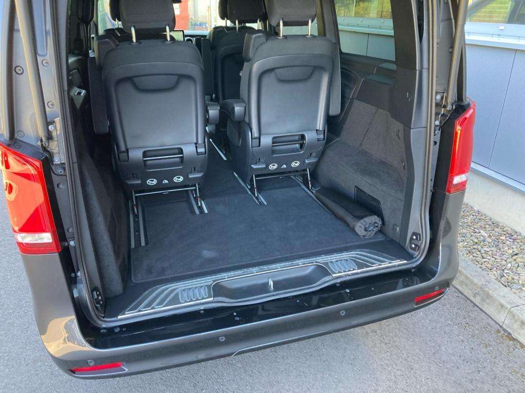 Mercedes-Benz V 220