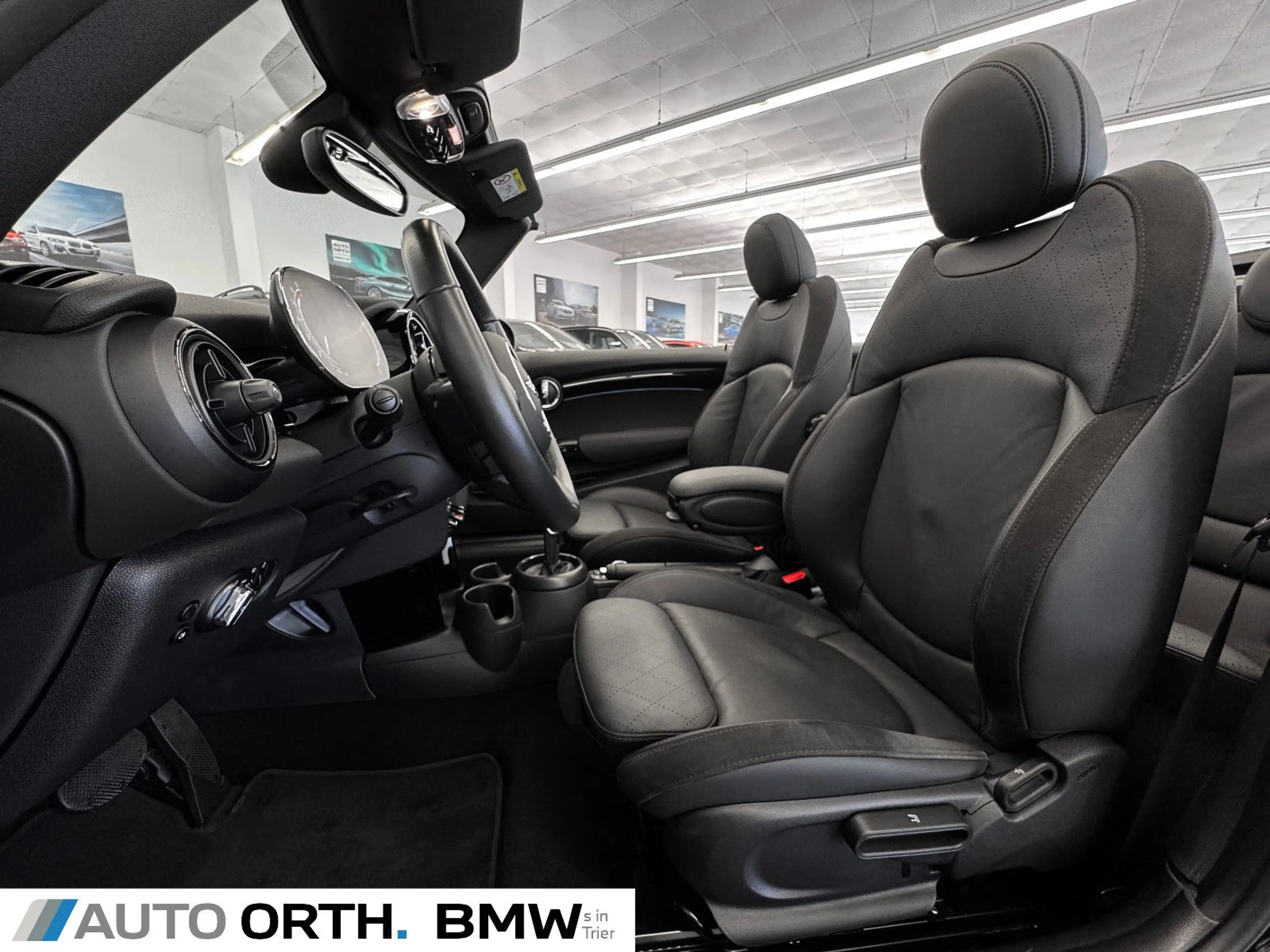 MINI Cooper Cabrio AUT. LEDER NAVI LED KAMERA SP-SITZ — photo 12