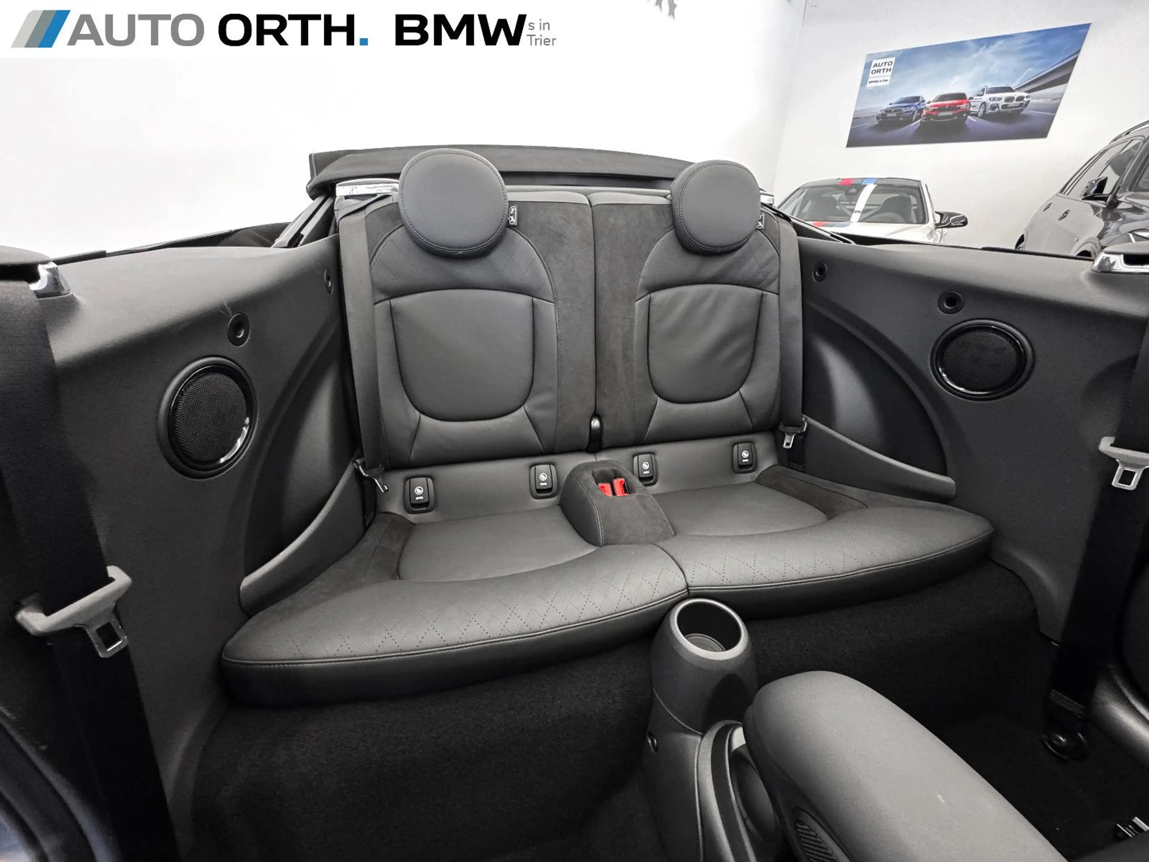 MINI Cooper Cabrio AUT. LEDER NAVI LED KAMERA SP-SITZ — photo 15