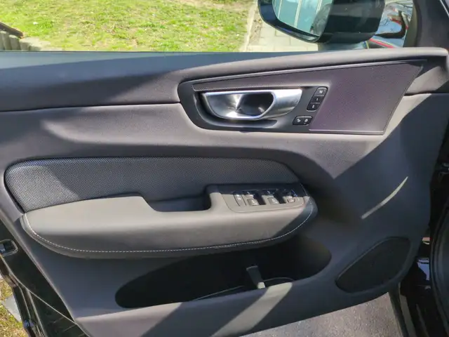 Volvo XC60 view 10
