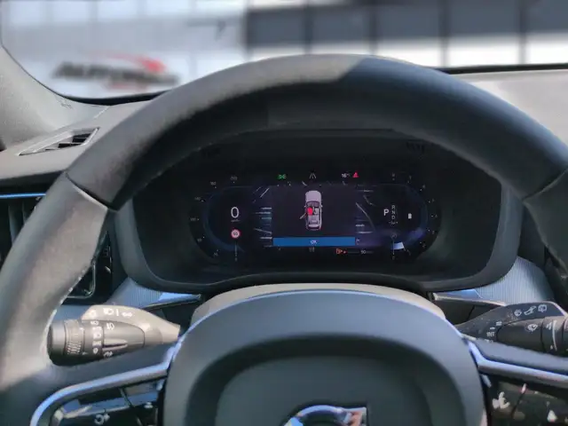 Volvo XC60 view 15