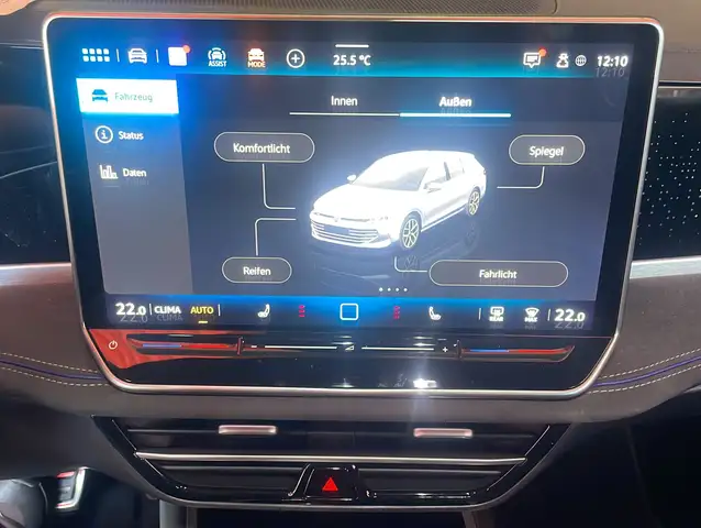 Volkswagen Passat view 10