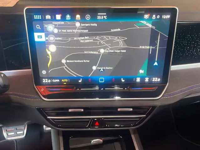 Volkswagen Passat view 6
