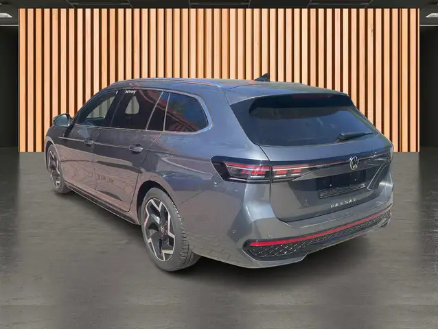 Volkswagen Passat view 12