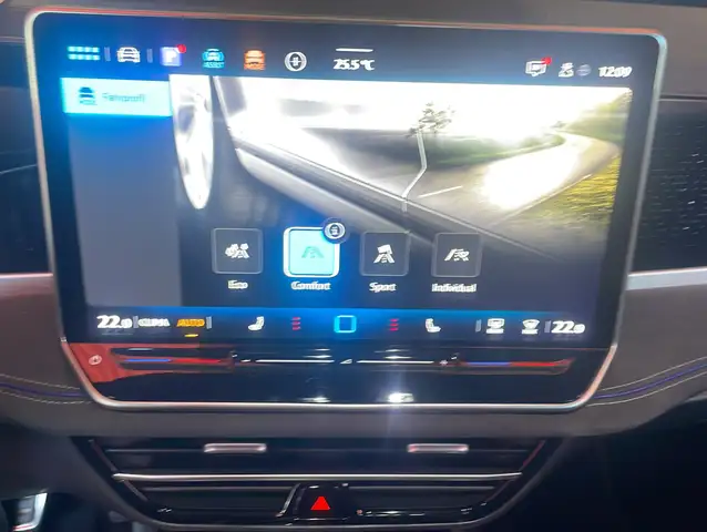 Volkswagen Passat view 9