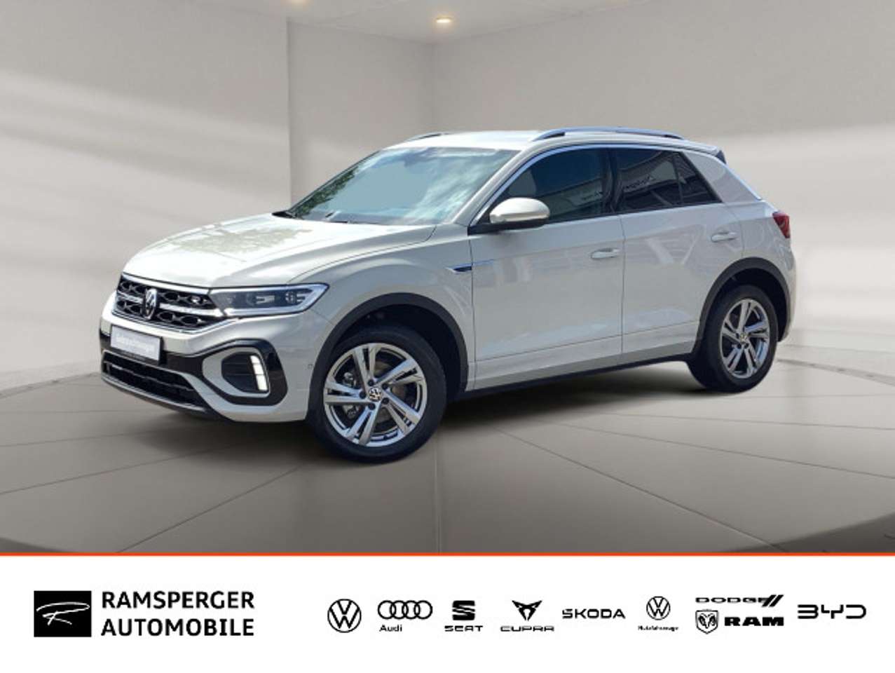 Volkswagen T-Roc 2024 — 1.0 TSI R-Line ACC LED Climatronic SHZ PDC