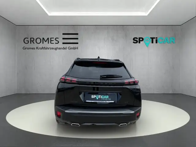 Peugeot 2008 view 4