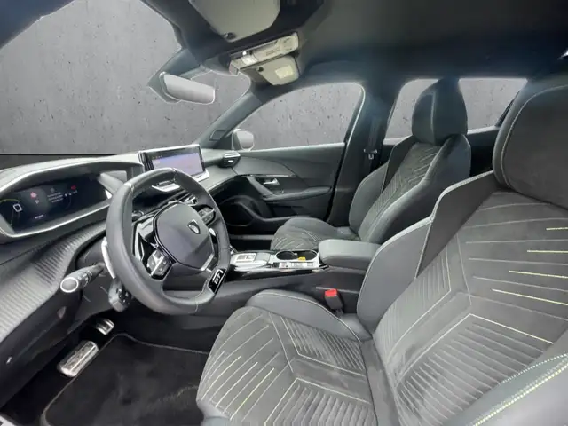 Peugeot 2008 view 9