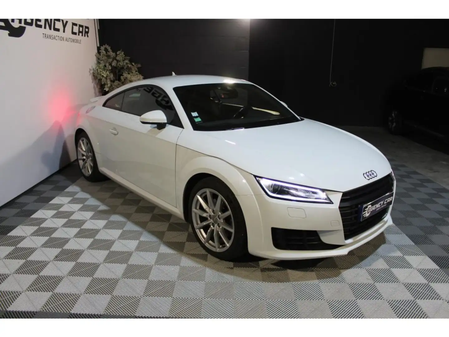 Audi TT Coupé 2.0 TFSI 230ch - Sièges Sport Alcantara Blanc - 2