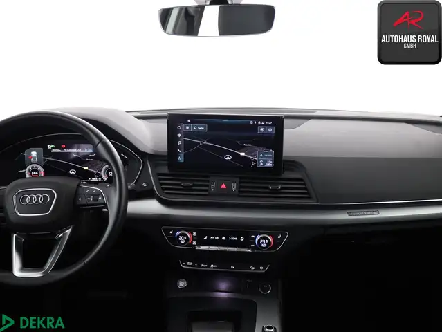 Audi Q5 view 9
