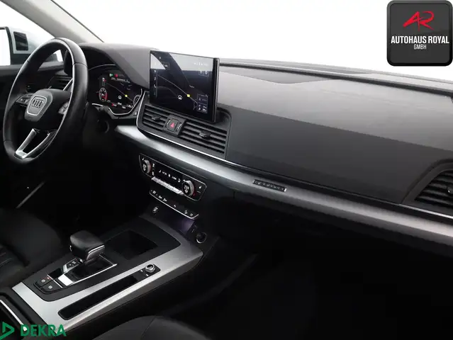 Audi Q5 view 10