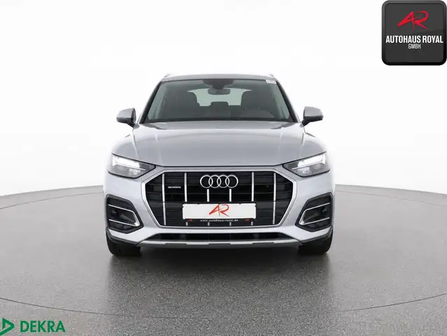 Audi Q5 view 8
