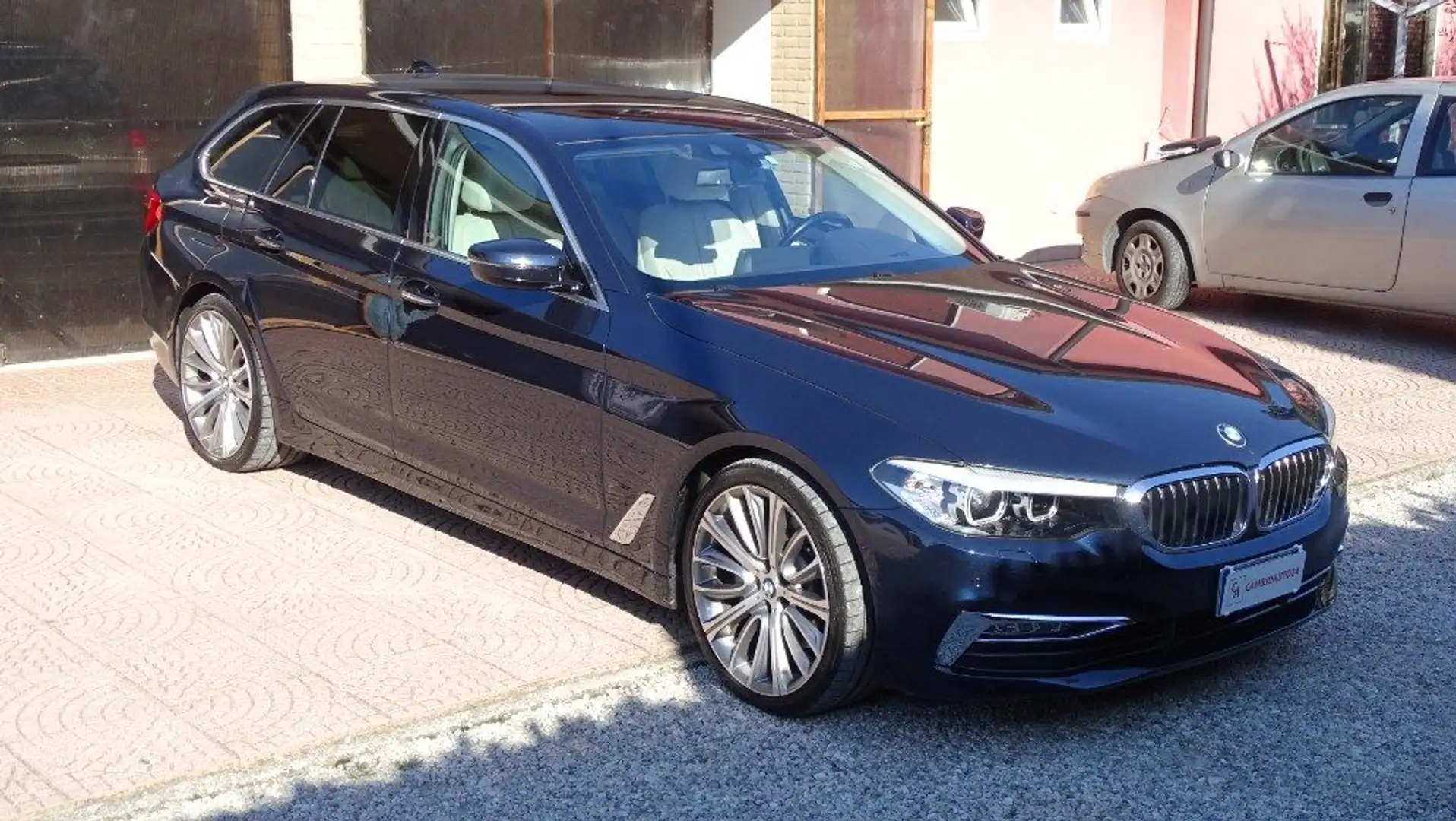 BMW 530 d xDrive 249CV Touring Luxury, Garanzia.. Nero - 2