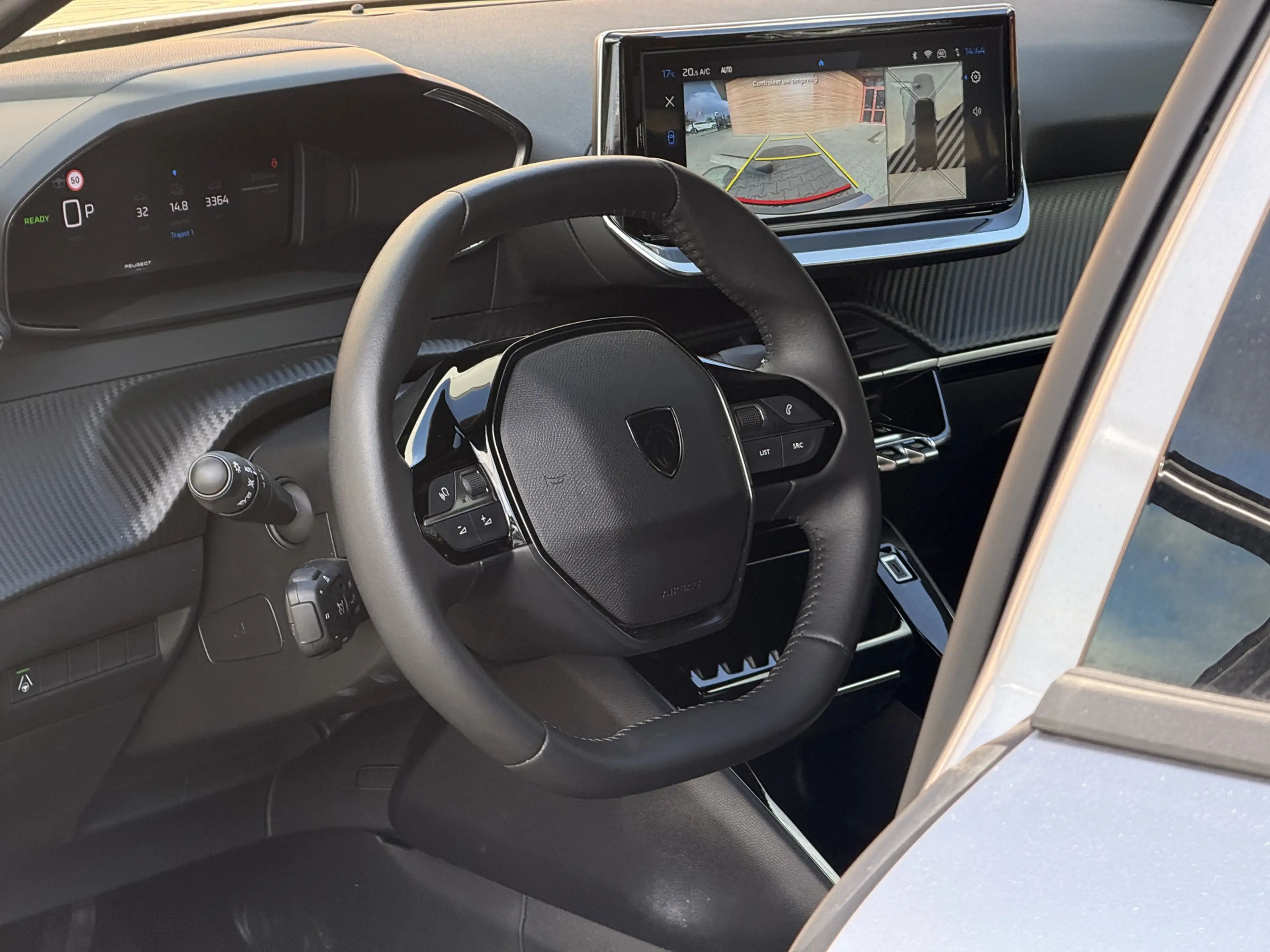 Peugeot e-2008 EV Allure Pack 50 kWh 360* Camera / Navi / Clima / — photo 7