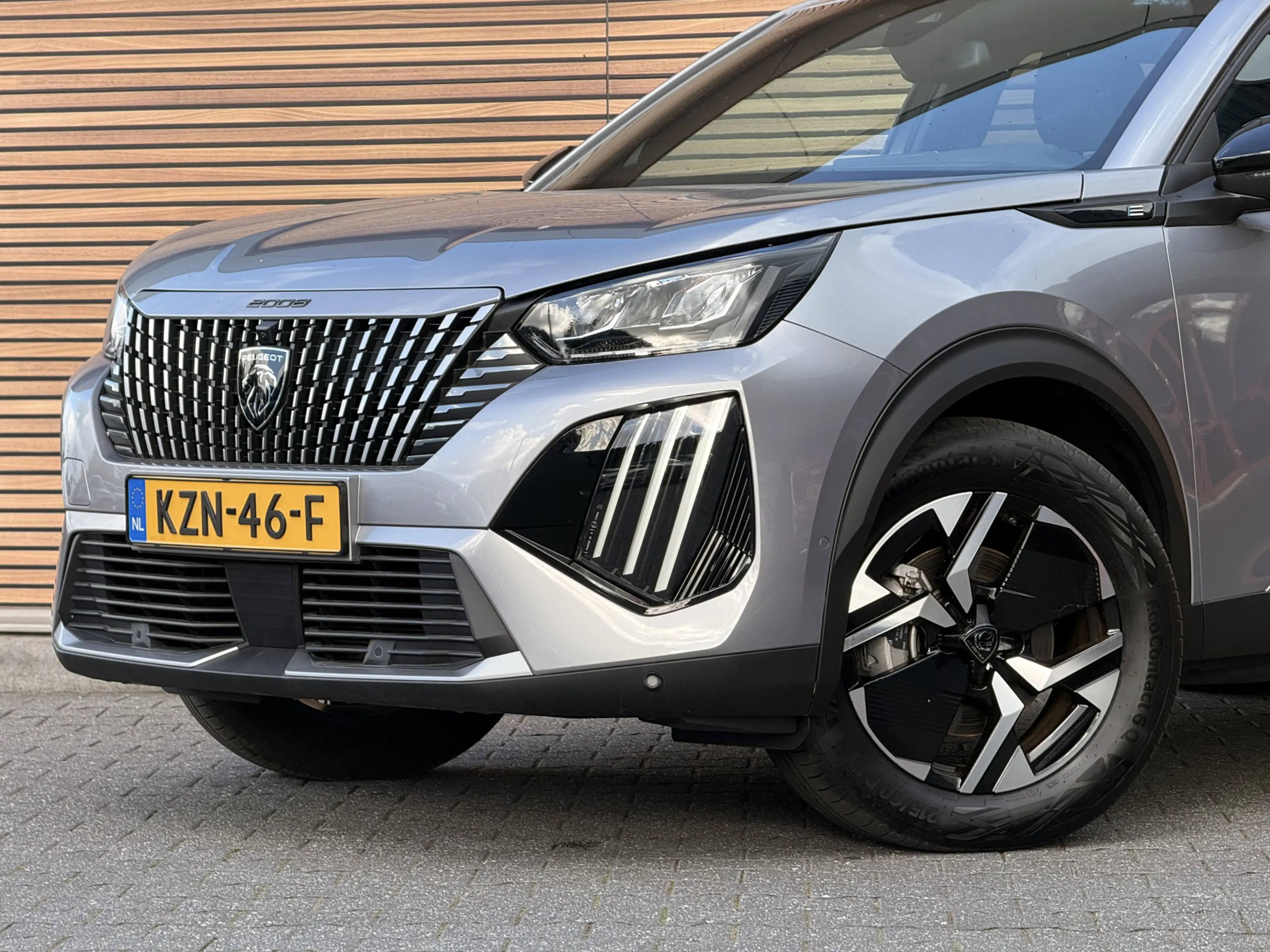 Peugeot e-2008 EV Allure Pack 50 kWh 360* Camera / Navi / Clima / — photo 14