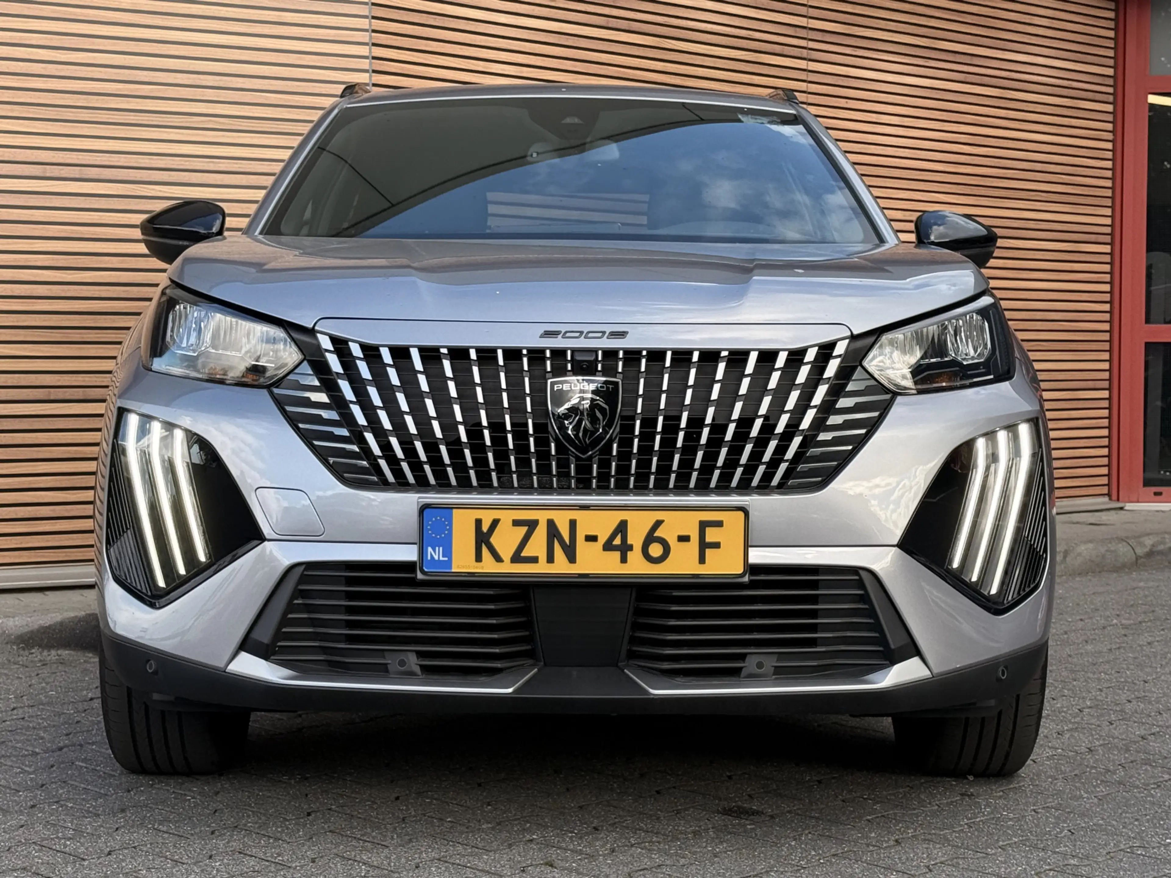 Peugeot e-2008 EV Allure Pack 50 kWh 360* Camera / Navi / Clima / — photo 11