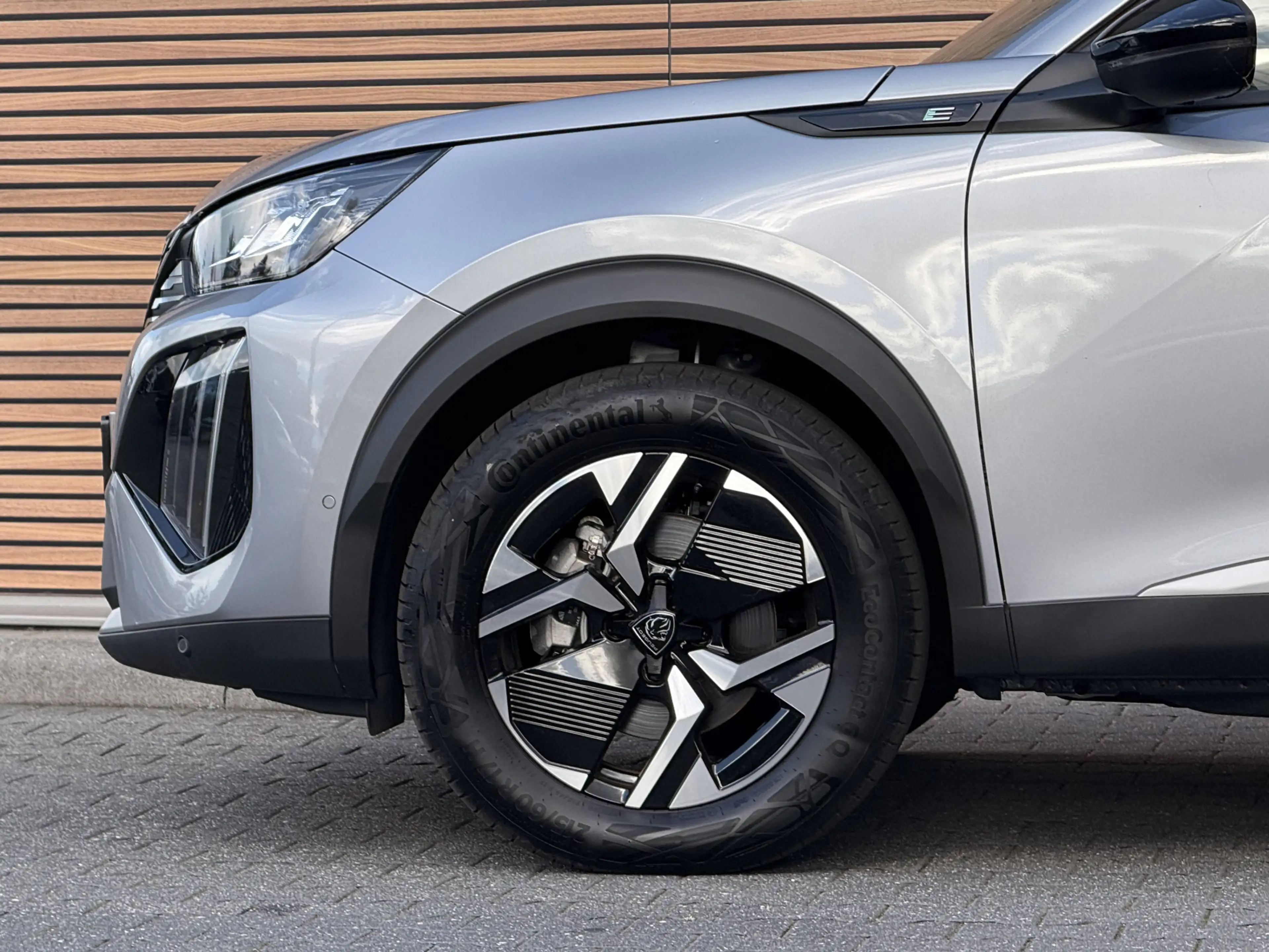 Peugeot e-2008 EV Allure Pack 50 kWh 360* Camera / Navi / Clima / — photo 15