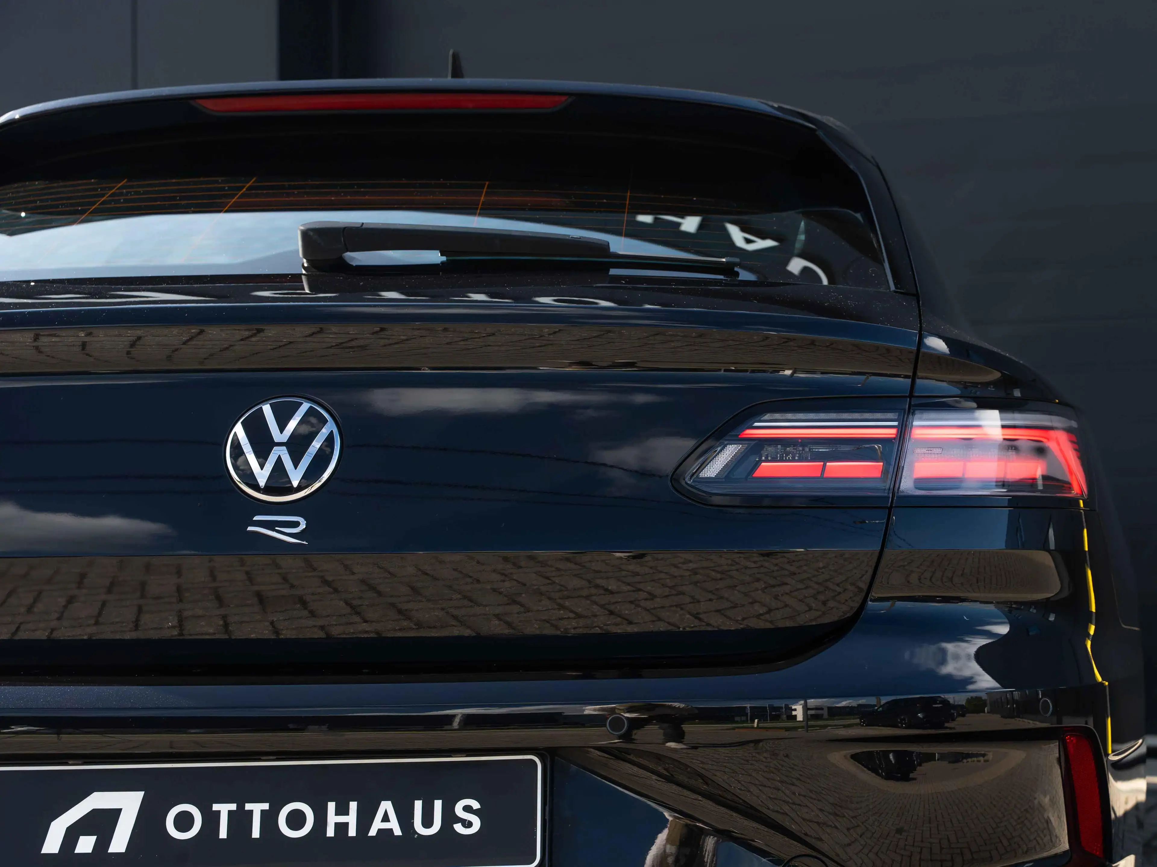 Volkswagen Arteon Arteon SB R 2.0 TSI 4Motion OPF DSG — photo 15