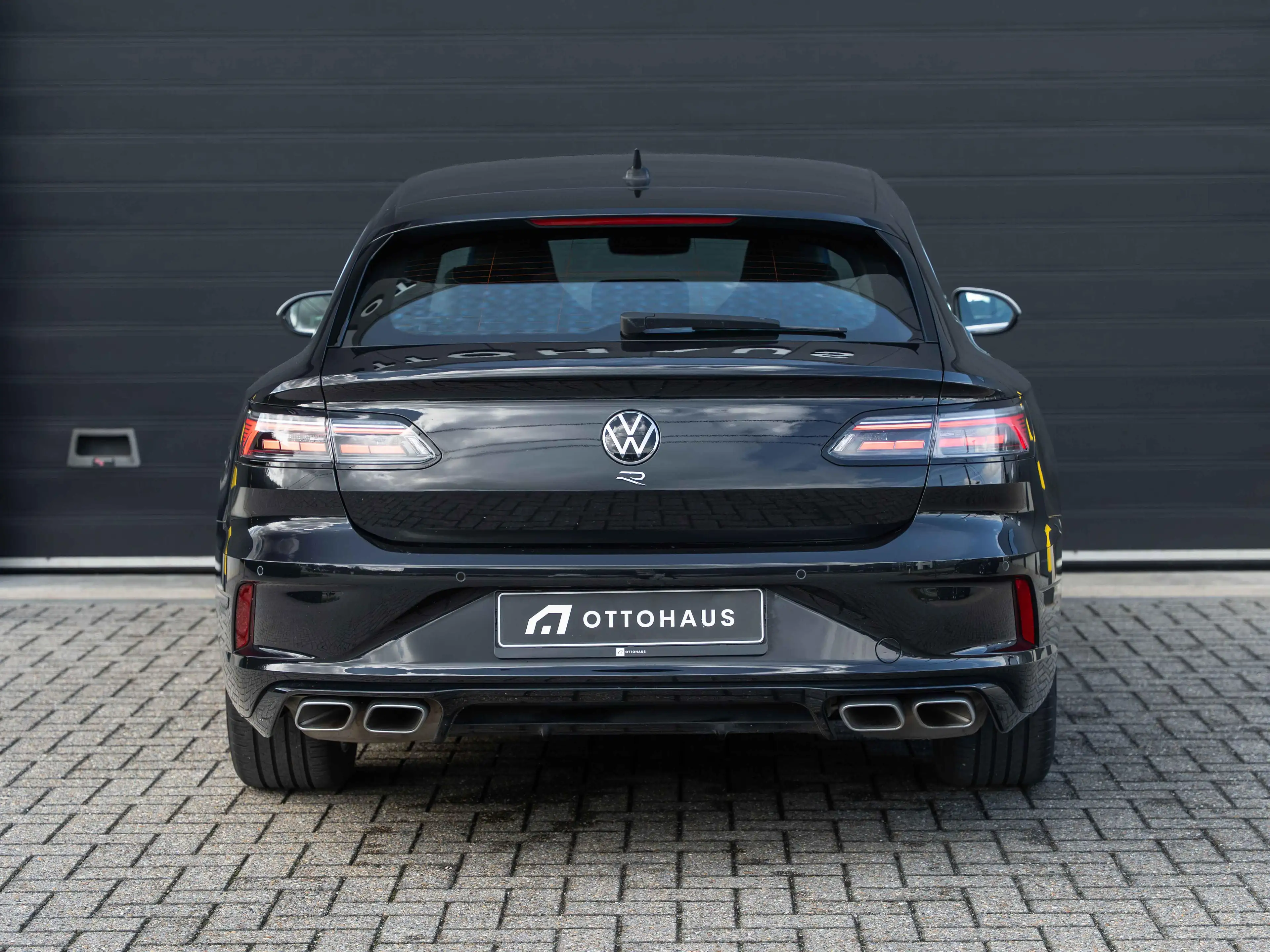 Volkswagen Arteon Arteon SB R 2.0 TSI 4Motion OPF DSG — photo 4