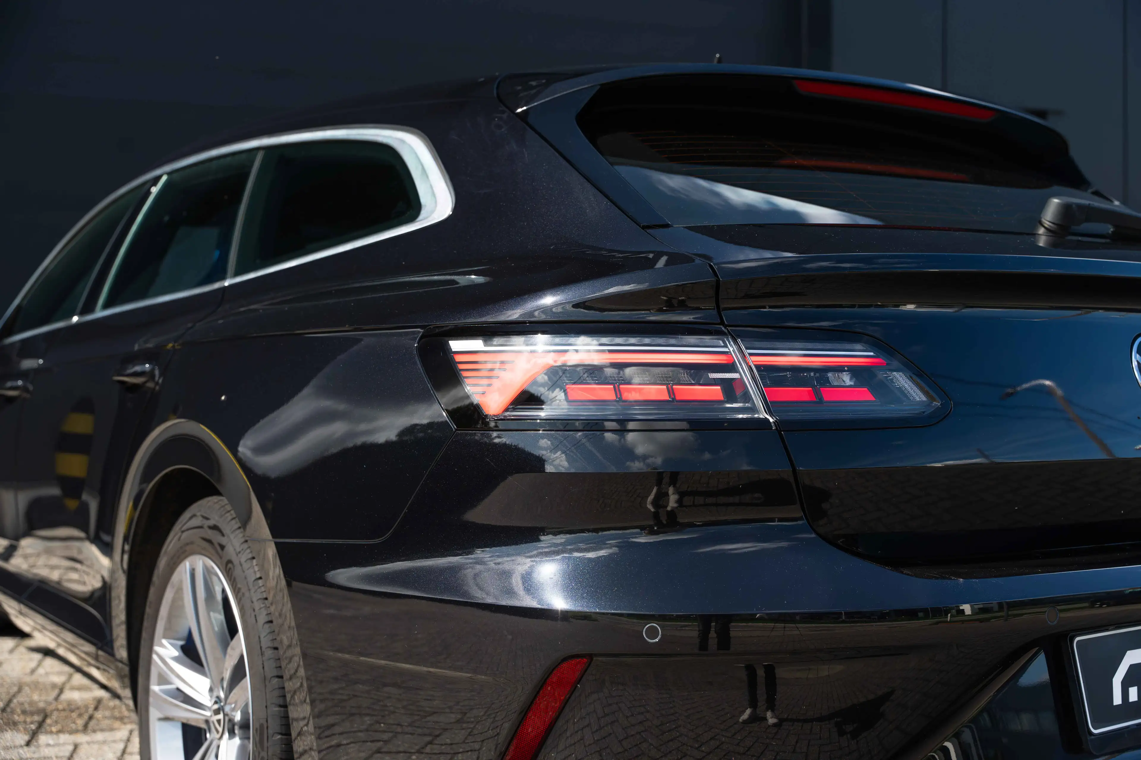 Volkswagen Arteon Arteon SB R 2.0 TSI 4Motion OPF DSG — photo 13