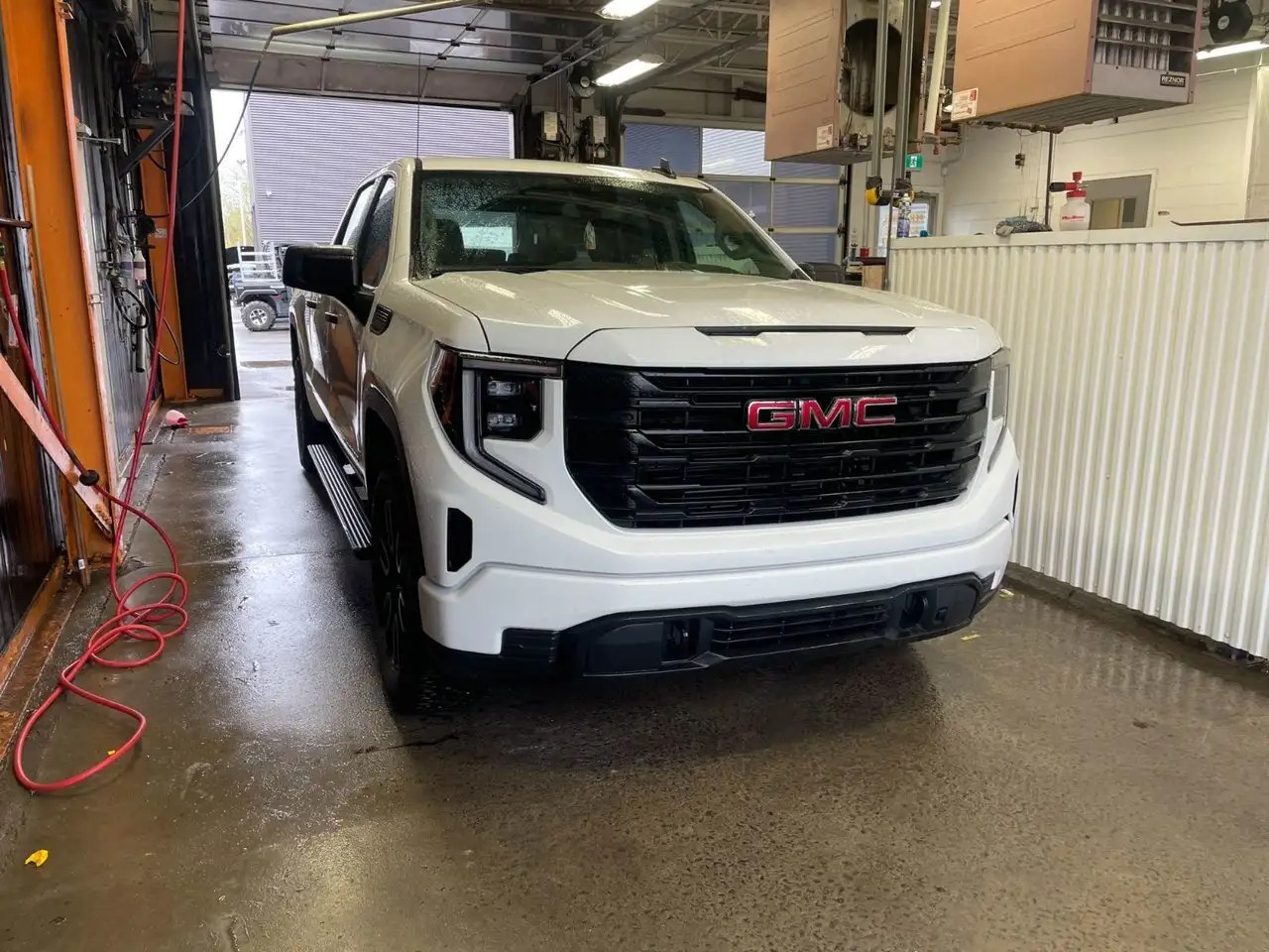 GMC Sierra 1500 снимка GMC Sierra 1500