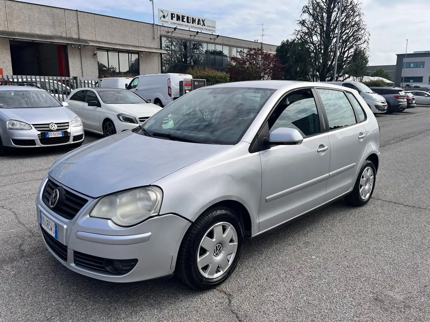 Volkswagen Polo 1.4/80CV 16V 5p. Comfortline Argento - 1