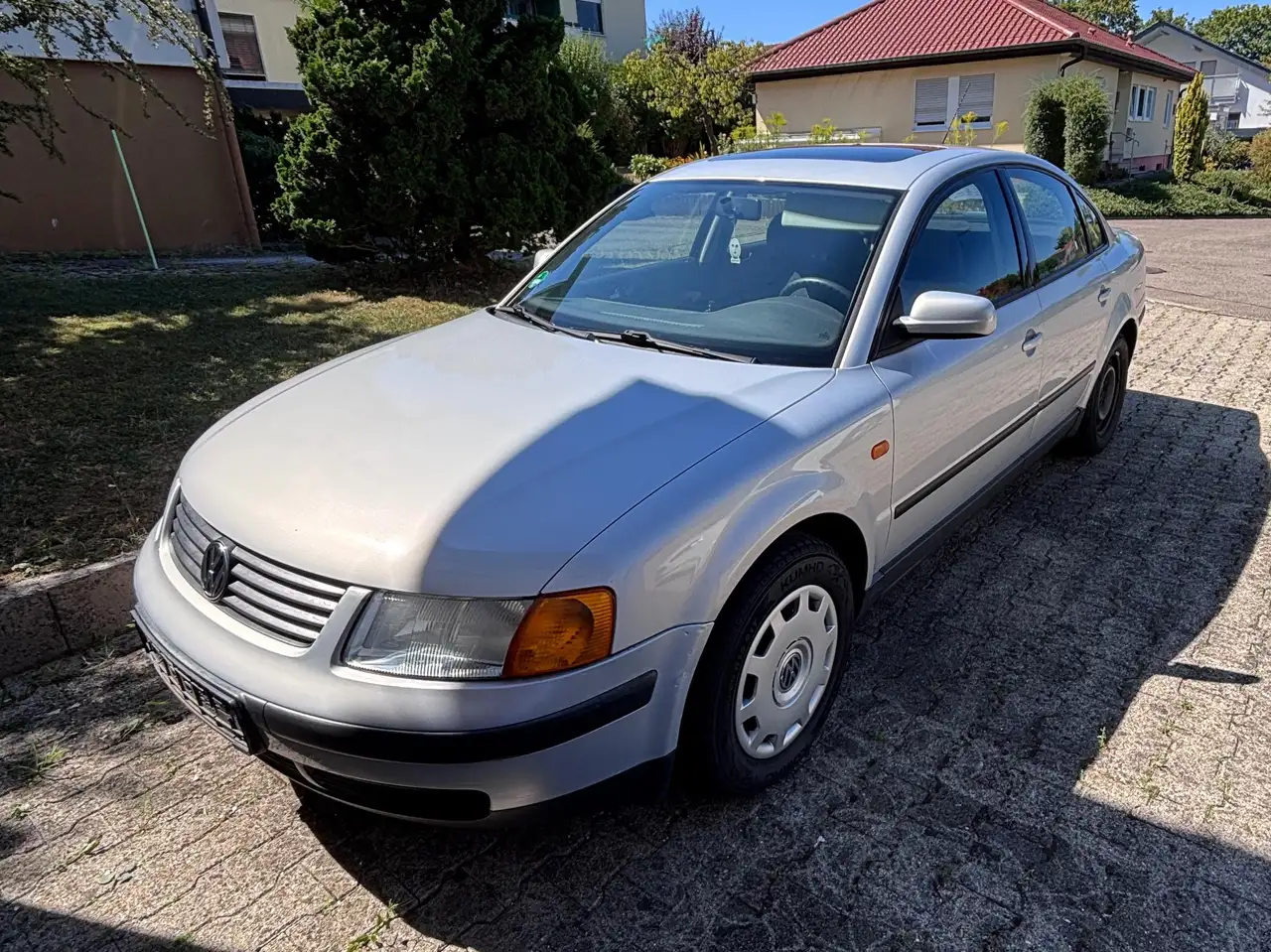 Volkswagen Passat 1.6, foto 1
