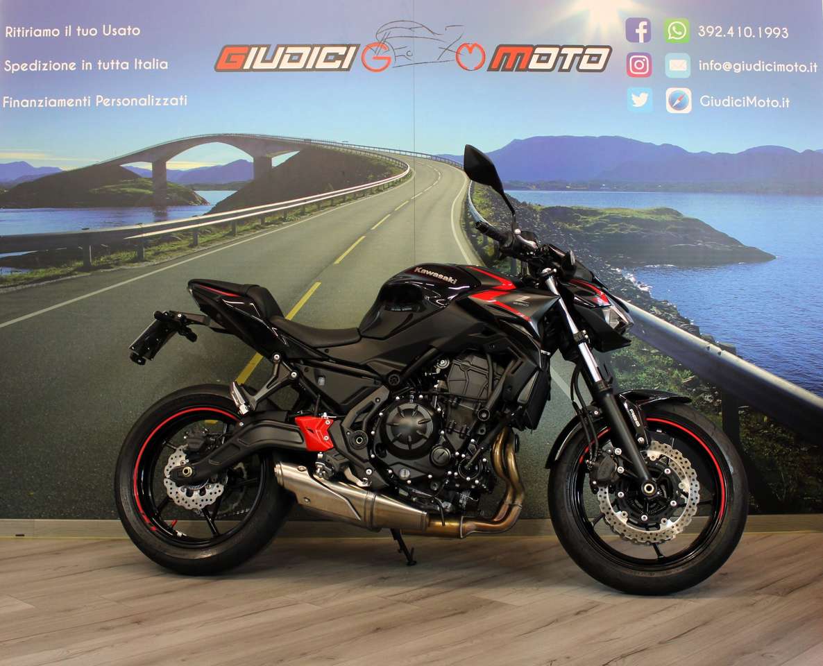Kawasaki Z 650 2023 - km 7209