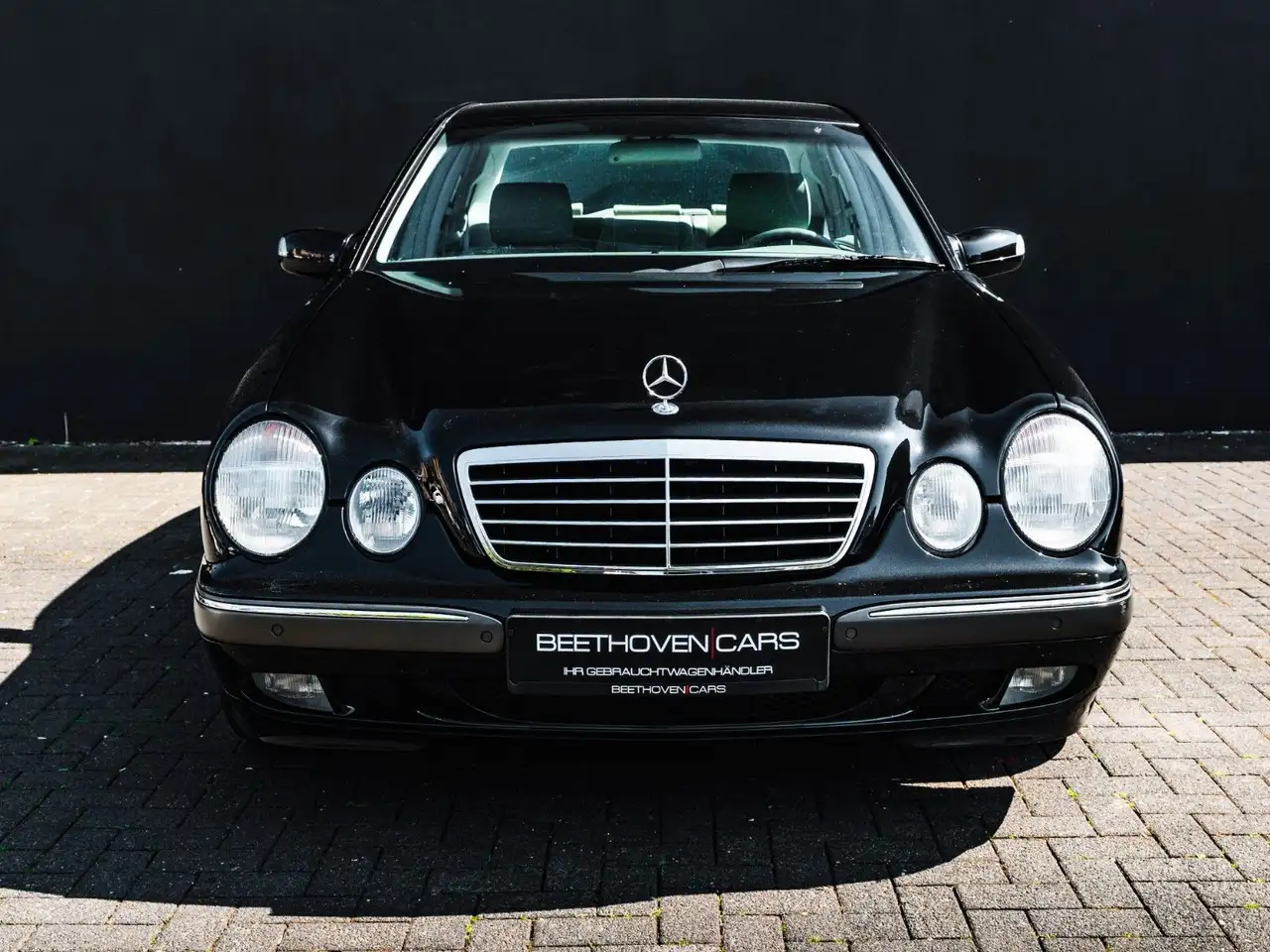 Mercedes-Benz E 280 Elegance AMG ALU 1Hand geb. 1930, foto 2
