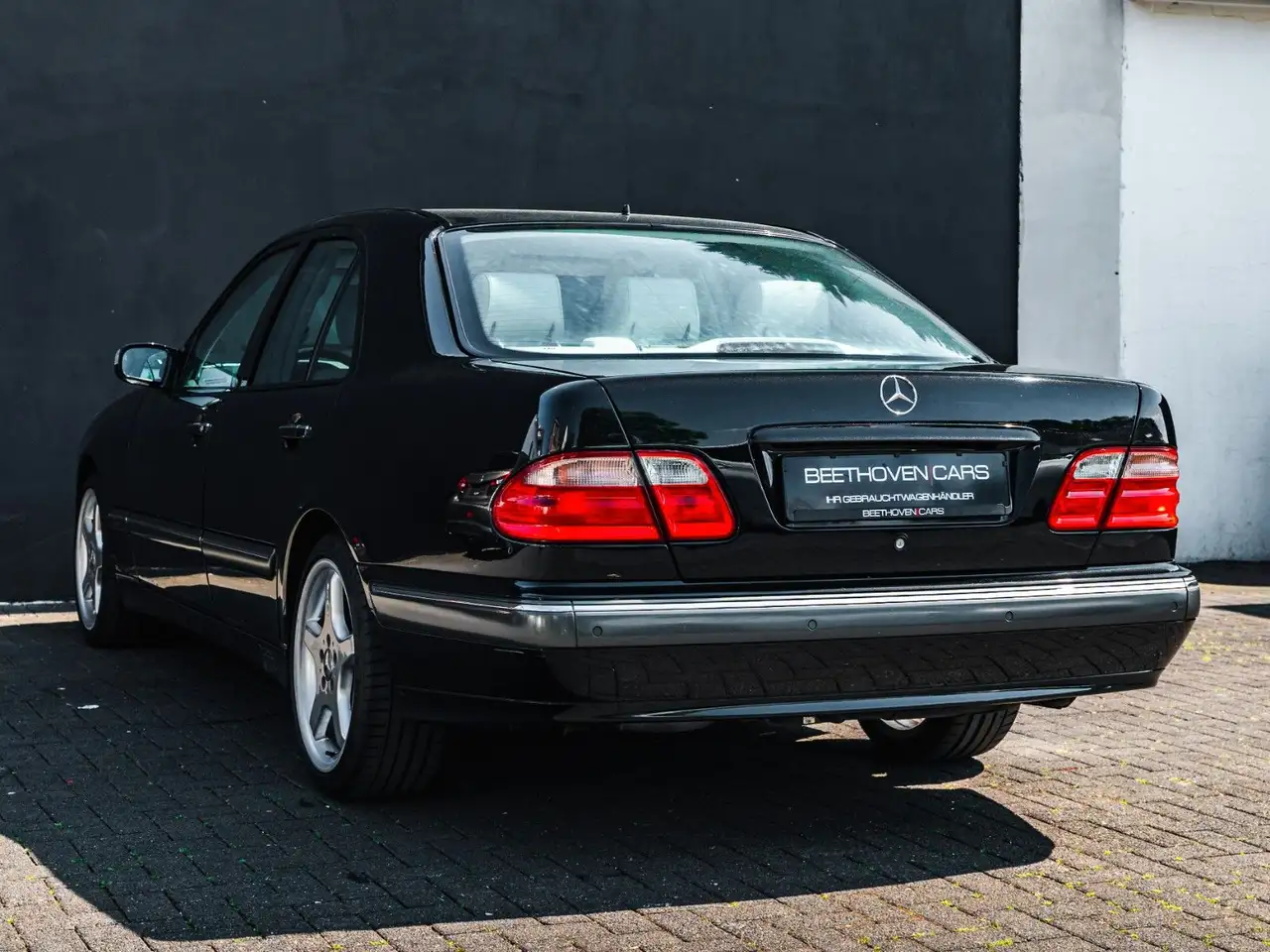 Mercedes-Benz E 280 Elegance AMG ALU 1Hand geb. 1930, foto 6