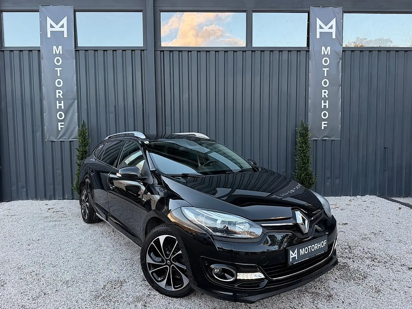 Renault Megane Mégane 1.2 TCe BOSE Kombi · 1. Besitz · Bi-Xeno... Schwarz - 1