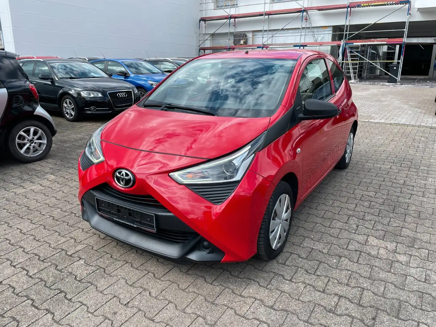 Toyota Aygo AYGO X *ERSTE HAND*BLUETOOTH* Червоний - 1