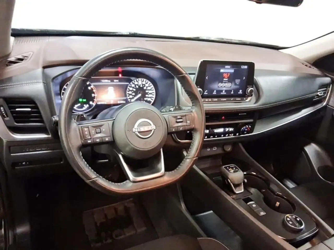 Nissan Rogue снимка Nissan Rogue