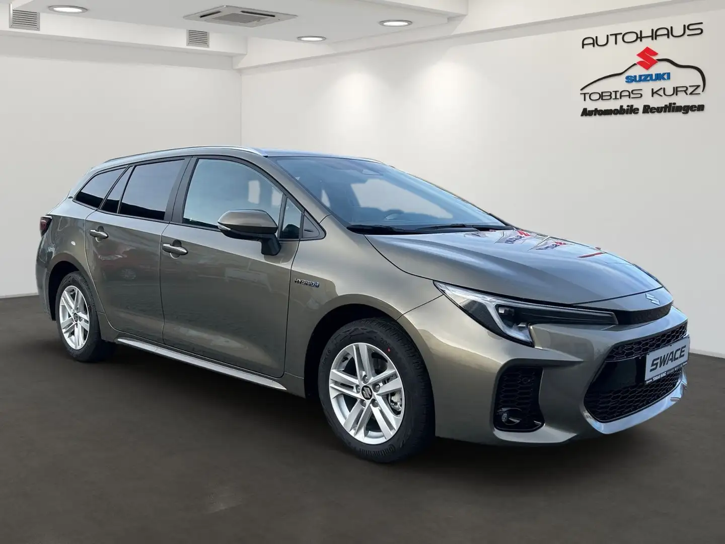 Suzuki Swace 1.8 HYBRID CVT Comfort+ Brun - 2