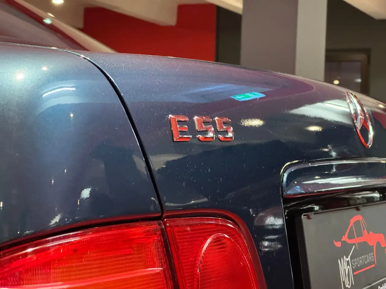 Mercedes-Benz E 55 AMG /5.4 V8 354PS/DESIGNO-MEERBLAU METALLIC!, foto 4
