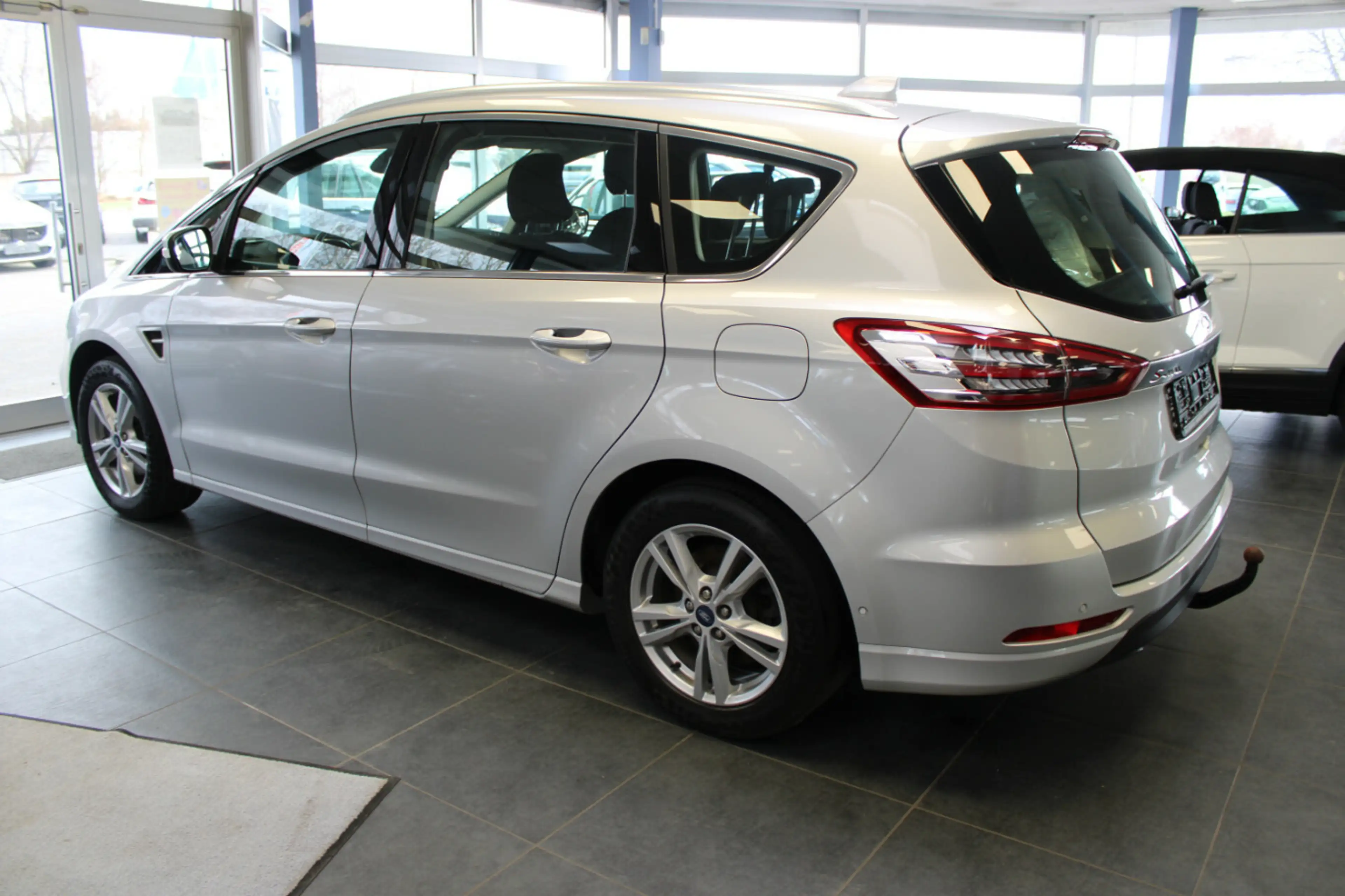 Ford S-Max 2.5 Duratec FHEV TITANIUM -AHK - — photo 4